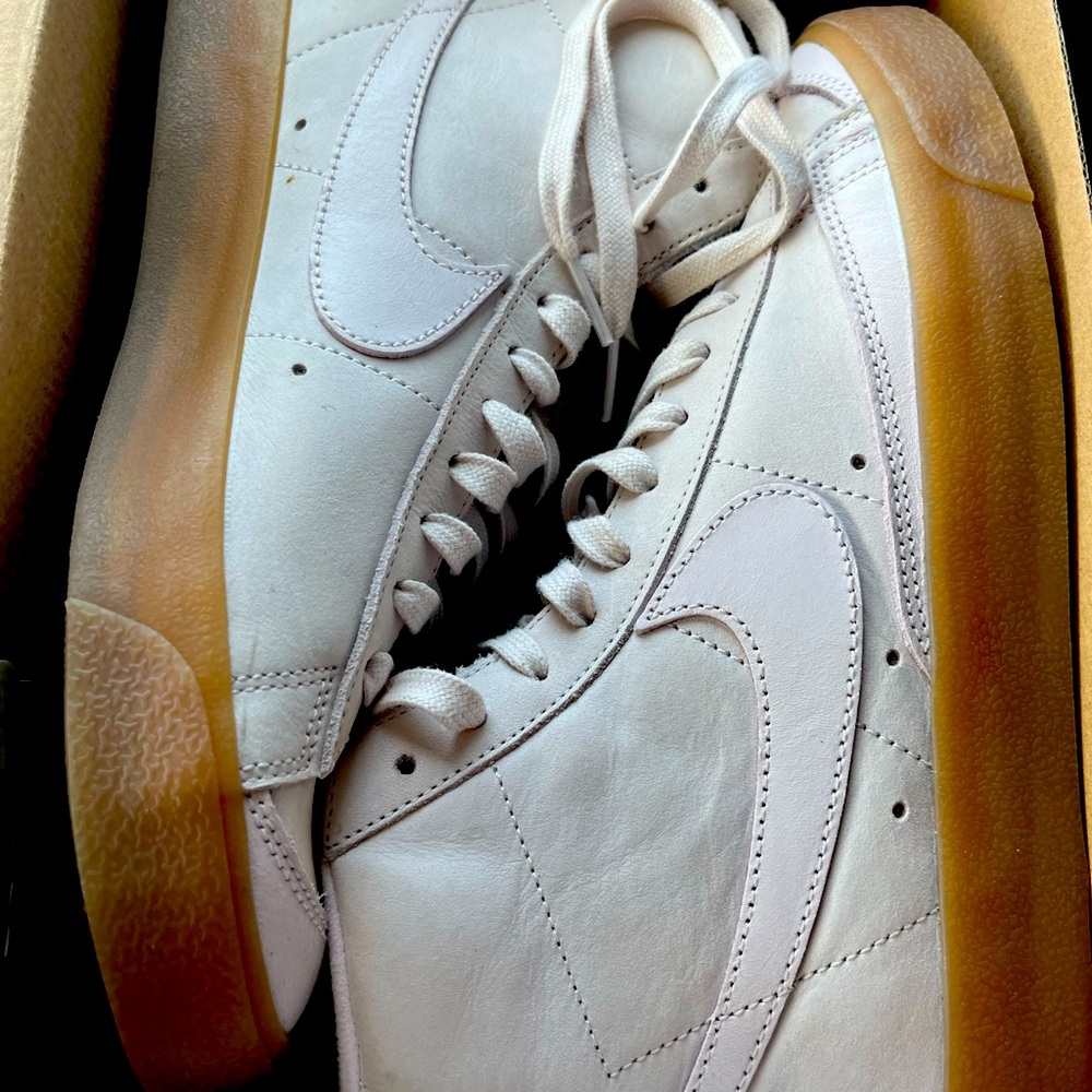 Women’s Nike Blazer Hugh Top Size 10. Worn Once Almost new with box.